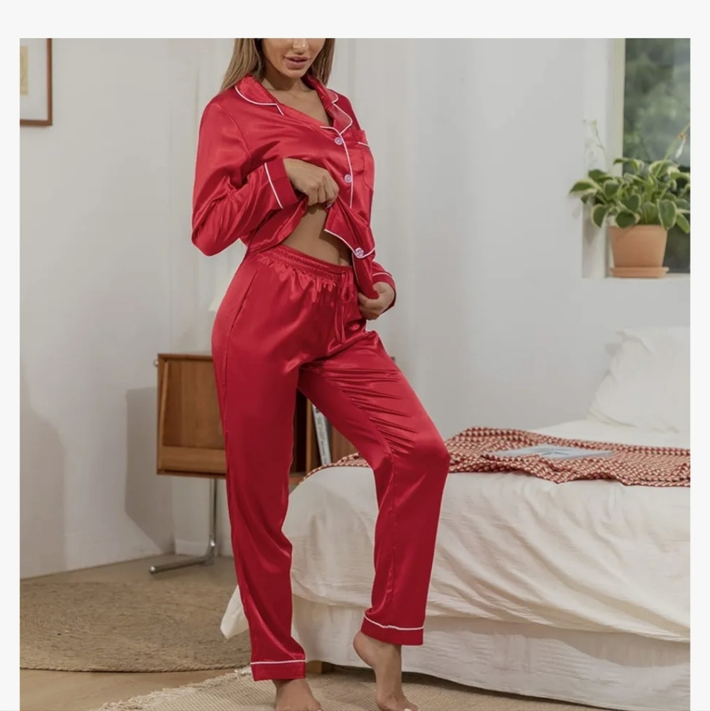 Clothes - Picture 14 of 16
